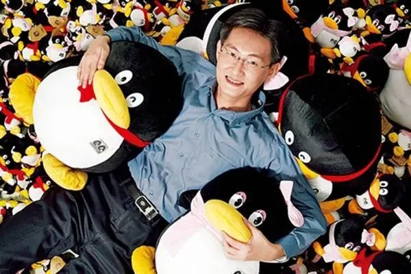 我在qq上认识，一个人买cf英雄武器每个武器只有100园是真的吗？